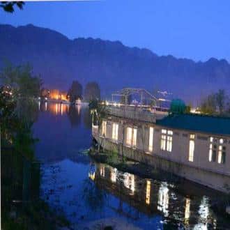 Stay On One Of The Luxurious Houseboats., Srinagar 1